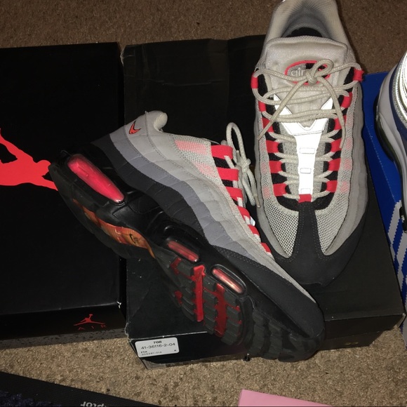 Air max 95 og red sz10 - Picture 2 of 2